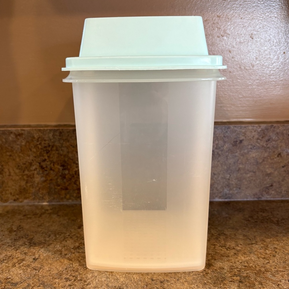 Vintage Tupperware Pick-a-Deli Pickle Container Keeper Made in USA